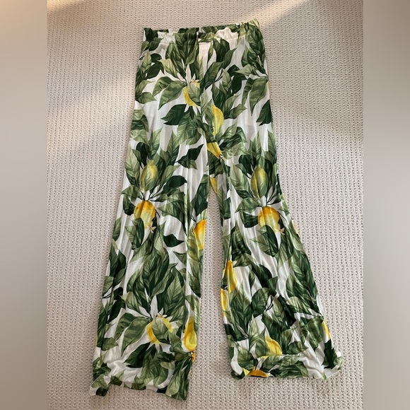 H&M Pants - H&M lemon leaf wide leg stretch pants size medium